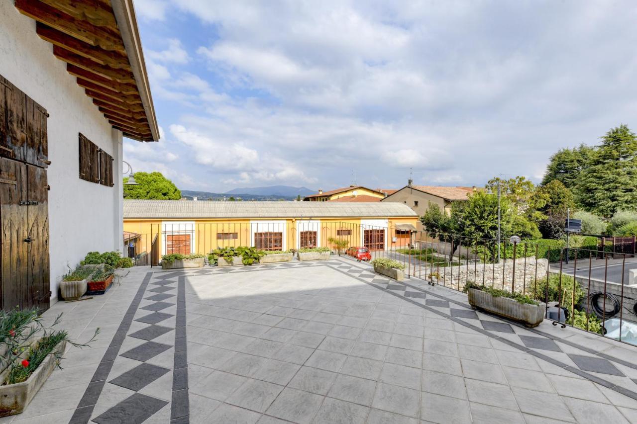 Appartamento In Piazza Moniga del Garda Exterior photo